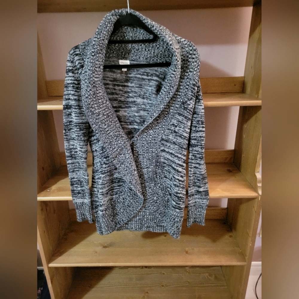Dynamite women's grey knit cardigan size Medium
